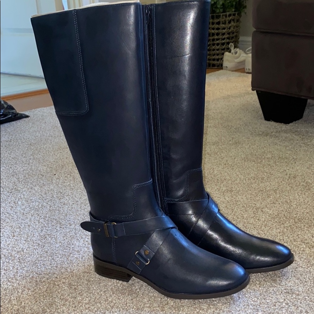 Navy tall boot